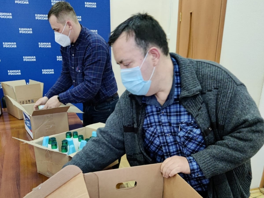 ​«Единая Россия» расширяет направления помощи беженцам и жителям Донбасса